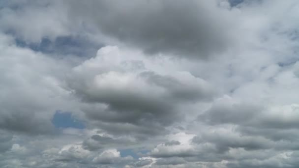 Movimiento acelerado de nubes en el cielo. Cronograma. — Vídeos de Stock