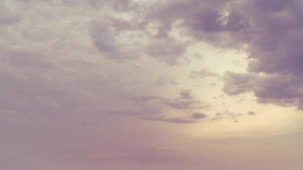 Movimiento acelerado de nubes en el cielo. Cronograma. — Vídeos de Stock