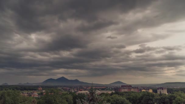 Movimiento acelerado de nubes en el cielo. Cronograma. — Vídeo de stock