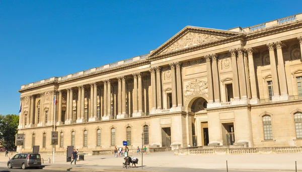 Louvren museum i Paris — Stockfoto