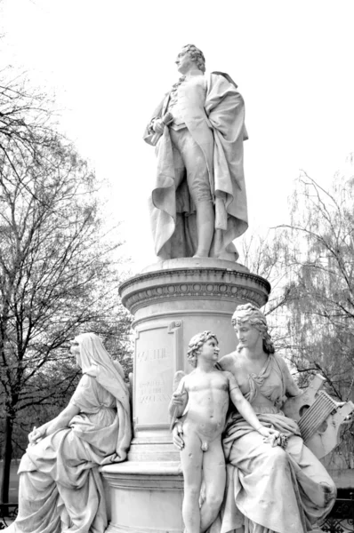 Памятник Гёте — стоковое фото
