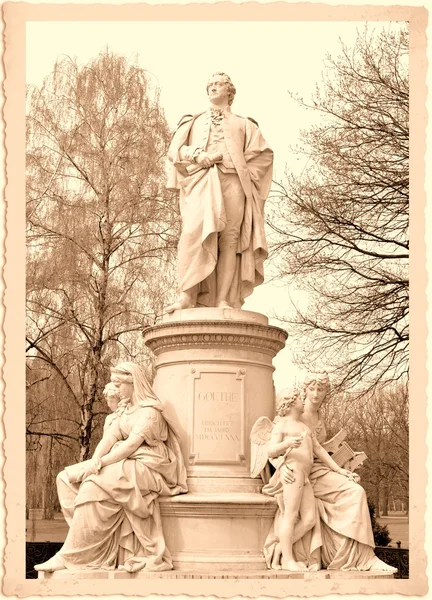 Goethe denkmal in berlin, deutschland — Stockfoto