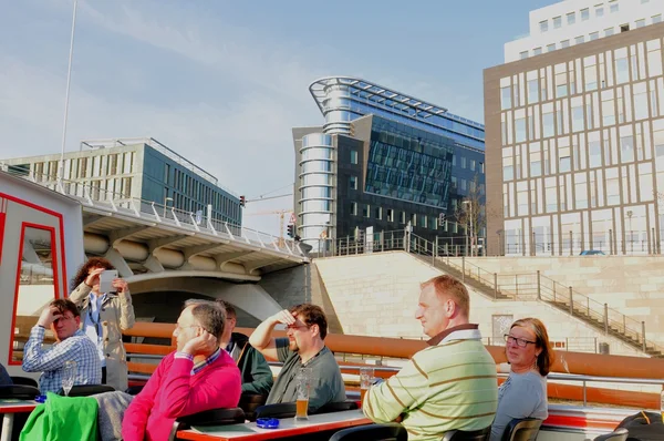 Touristen in Berlin, Deutschland — Stockfoto