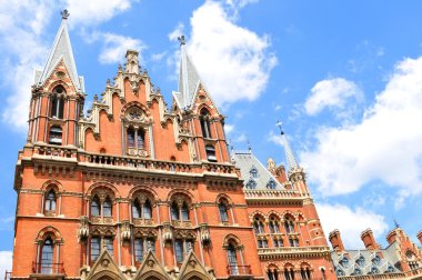 St. Pancras tren istasyonu Londra'da