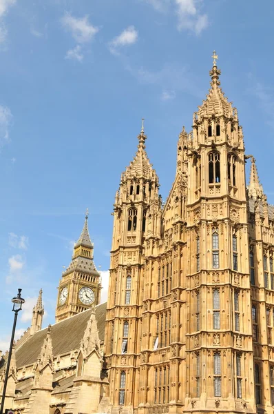 Parlamentsbyggnaden i London — Stockfoto