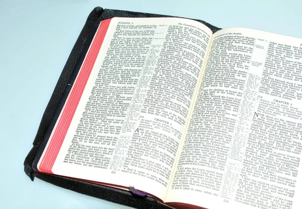 Biblia otwarta — Zdjęcie stockowe