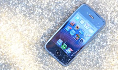 kırık telefon
