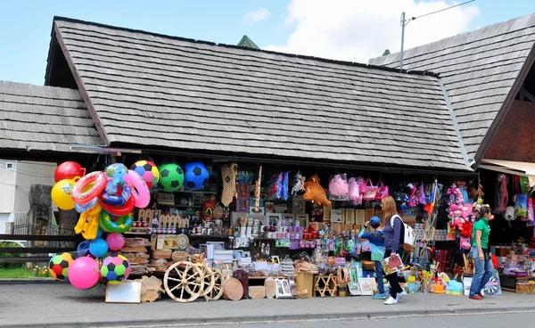 Marktplaats in zemelen, Brasov, Roemenië — Stockfoto