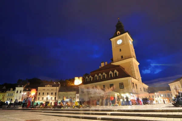 Brasov nachts — Stockfoto