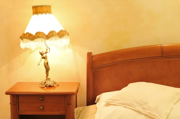 Винтажная спальня — стоковое фото