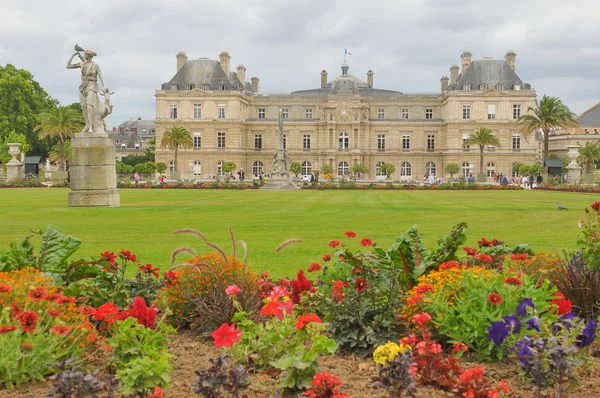 Luxembourg-trädgården (Jardin du Luxembourg) i Paris, Frankrike — Stockfoto