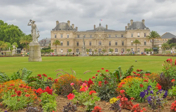 Luxembourg Garden (Jardin du Luxembourg) v Paříži, Francie — Stock fotografie