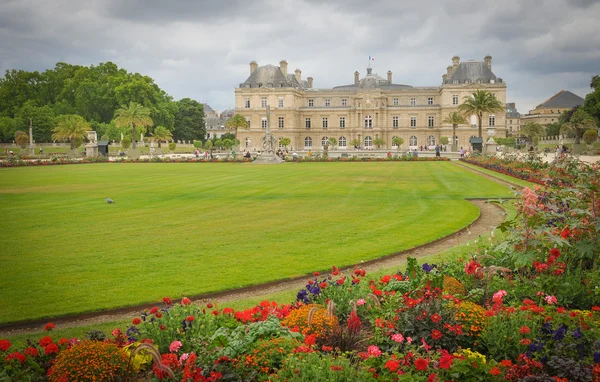 Luxembourg-trädgården (Jardin du Luxembourg) i Paris, Frankrike — Stockfoto