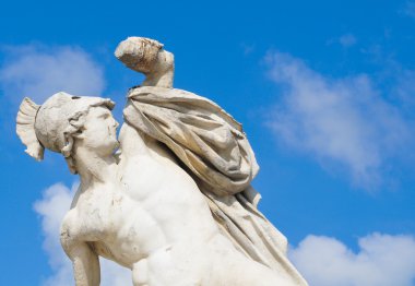 Romalı asker heykeli