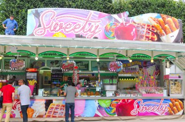 Paris'te tatlı Dükkanı