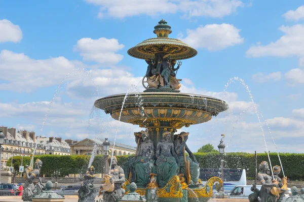 Fuente antigua en Concorde, París — Foto de Stock