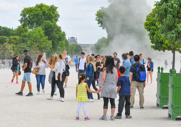 Turisti a Parigi — Foto Stock