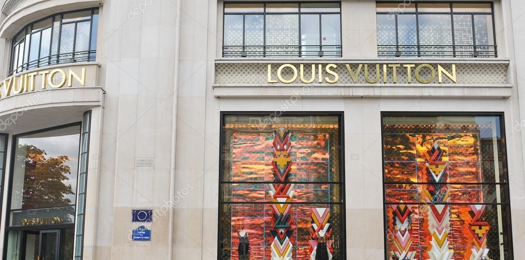 Louis Vuitton winkel in Parijs – Redactionele stockfoto © lucianmilasan #97135846