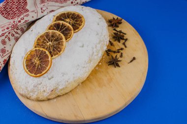 Kremalı ve portakallı çörek. Noel Çalıntısı. 