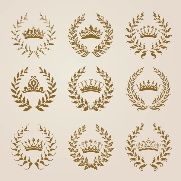 Conjunto de coronas de laurel de oro Vector . — Vector de stock