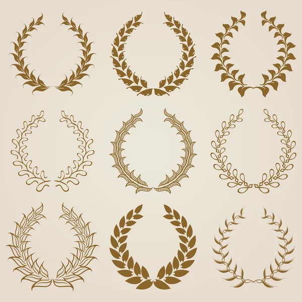 Conjunto de coronas de laurel de oro Vector . — Vector de stock