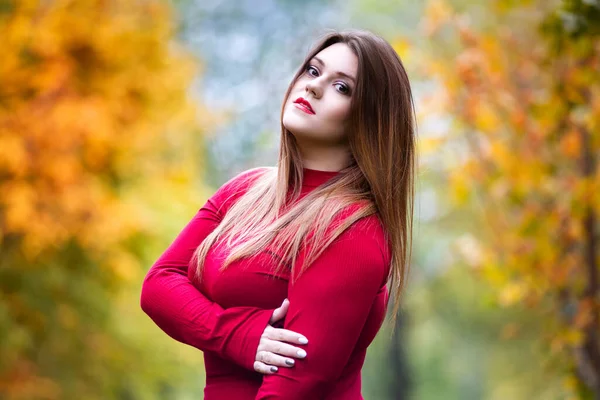 Sexy Beautiful Woman Autumn Cute Size Model Red Sweater Outdoors — Stock Photo, Image