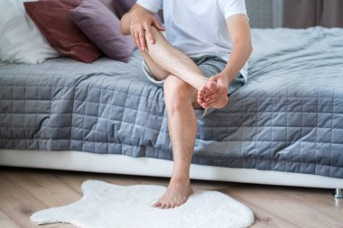 Ayak ağrısı, ayak ağrısı, ev içi ağrıları, ayak hastalıkları.