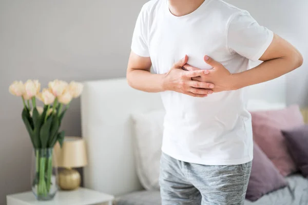 Herzinfarkt Mann Mit Brustschmerzen Hause Gesundheitliche Probleme — Stockfoto