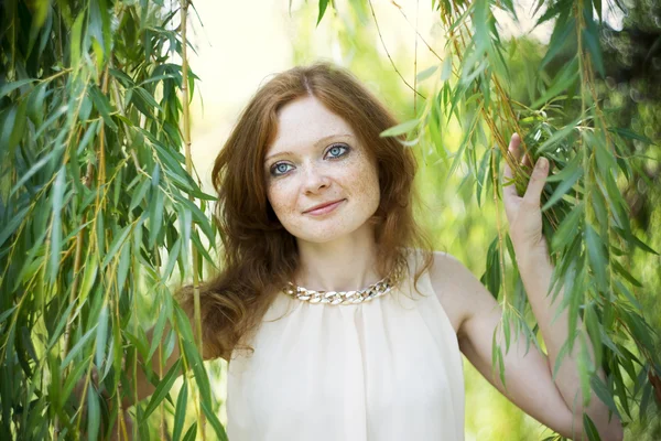 Portrait of redhead girl on nature — Stock Photo, Image