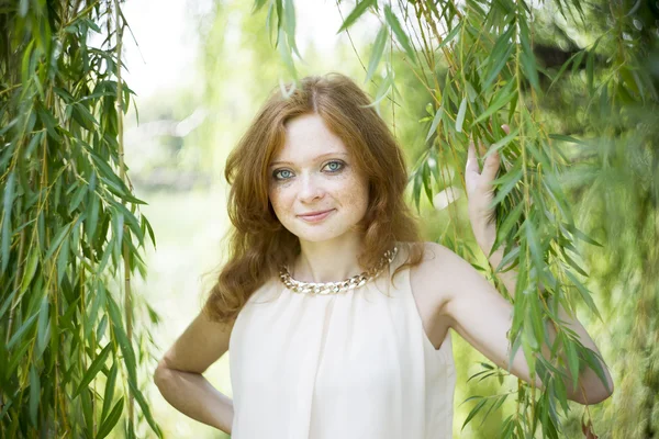 Portrait of redhead girl on nature — Stock Photo, Image