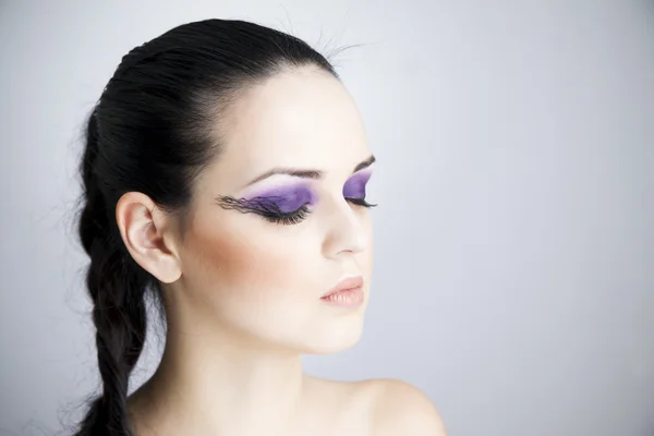 Профессиональный макияж глаз с длинным удлинителем ресниц — стоковое фото