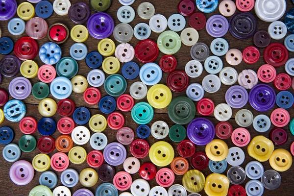 Nombreux boutons de différentes formes et couleurs — Photo