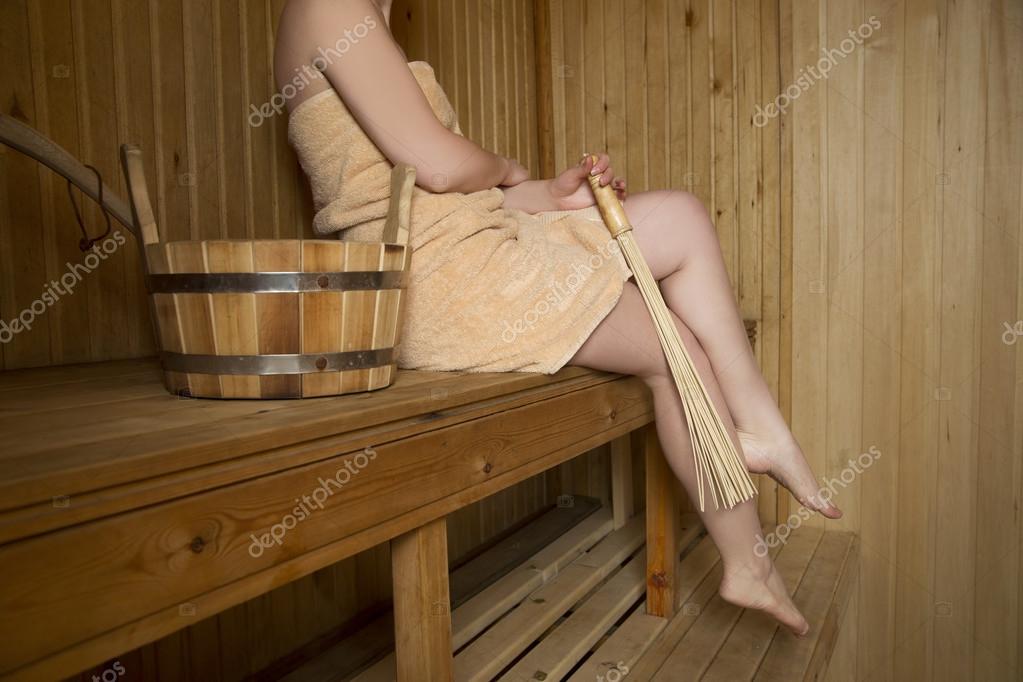 Русские девушки в сауне. Связывать девушку в бане. Взрослые женщины в сауне. Женщины в деревенской бане. Красивые девушки после бани.