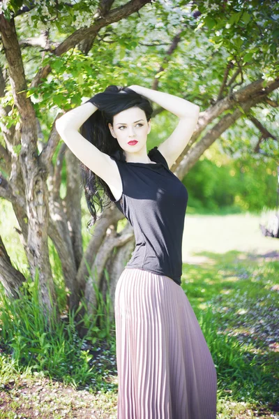 Retrato de uma bela jovem mulher — Fotografia de Stock