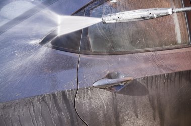 Yüksek basınç el ile araba yıkama