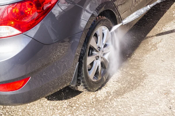 High pressure manual car washing — Stock Photo, Image