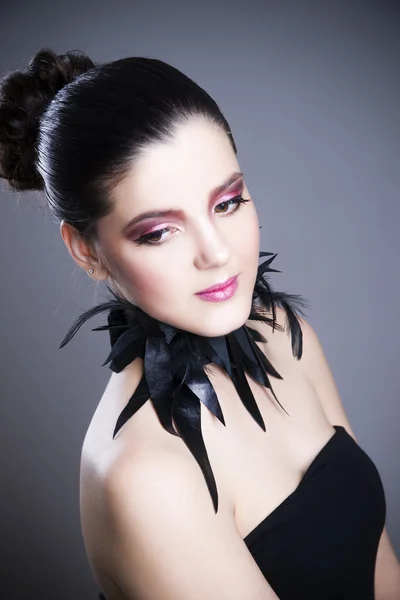 Professional makeup and hairstyle, beautiful young woman close up — 스톡 사진