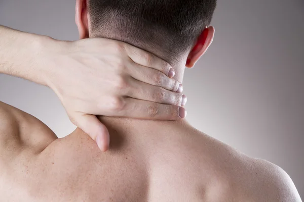 Πόνο στο λαιμό. Άνθρωπος με πόνο στην πλάτη. Πόνος στο σώμα του ανθρώπου — Φωτογραφία Αρχείου