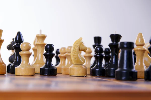 Koncepcja z szachy w zarządzie drewniane szachy — Zdjęcie stockowe