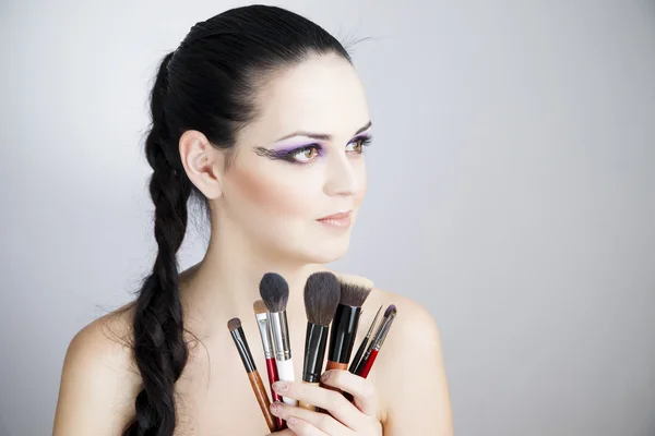 Aplicar maquillaje creativo —  Fotos de Stock