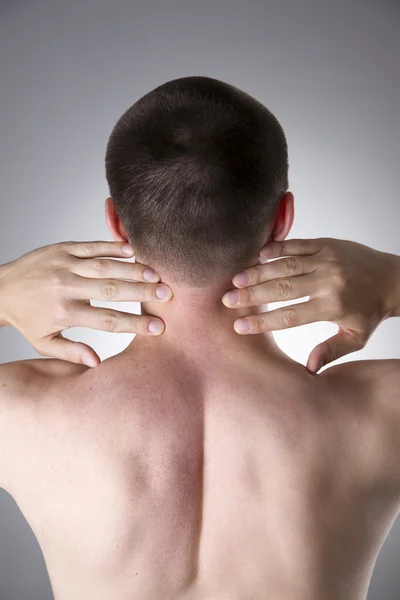 首の痛み。背中の痛みを持つ男。男の体の痛み — ストック写真