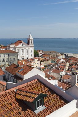 Çatı penceresi içinde görüş-in Alfama