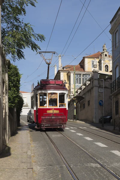 Lisboa carro elétrico vermelho — Fotografia de Stock