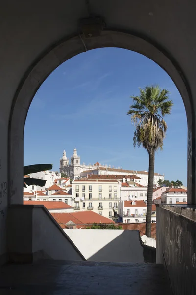 Alfama throught the arch — Stock Photo, Image