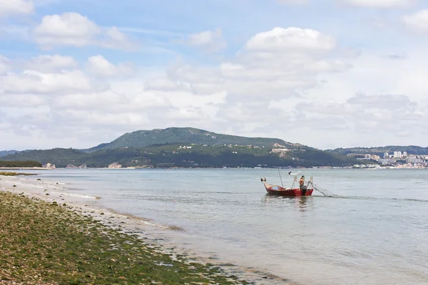 Pesca tradicional en el río — Foto de Stock