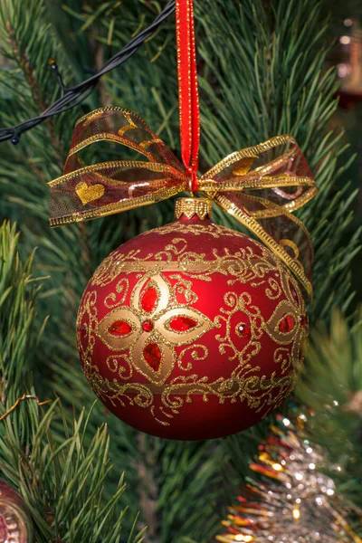 Vánoční Ples Smrkovými Větvemi Slavnostní Světla Jiskry Pozadí Koncept Vánoc — Stock fotografie