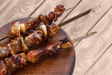 Izgarada kızartılmış domuz eti..