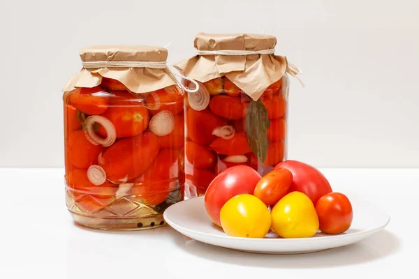 Tomates Conservées Dans Des Bocaux Verre Tomates Fraîches Sur Une — Photo