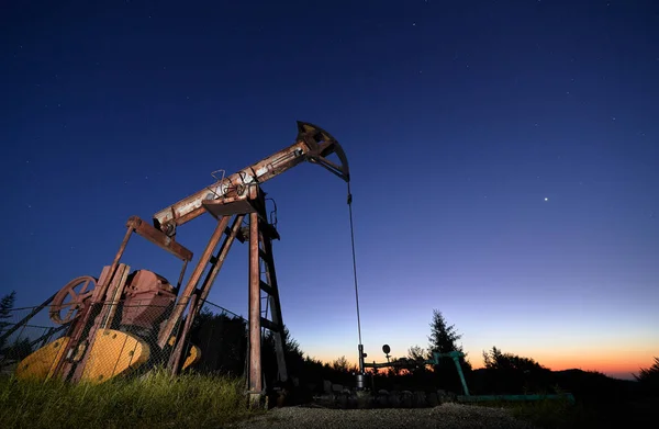 Prachtig Panoramisch Uitzicht Nacht Olie Ingediend Met Petroleum Pomp Jack — Stockfoto