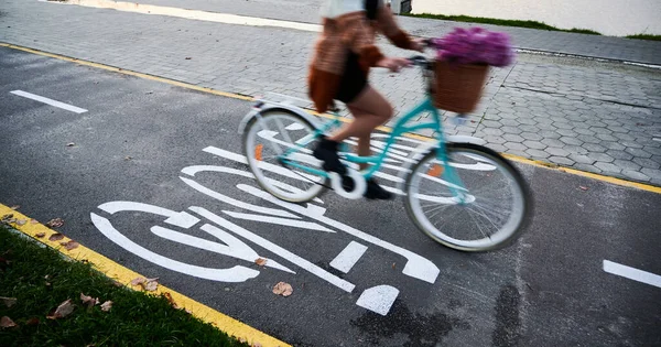 Motion Blur Woman Stylish Dressed Riding Blue Bicycle Bike Lane — Stock Photo, Image